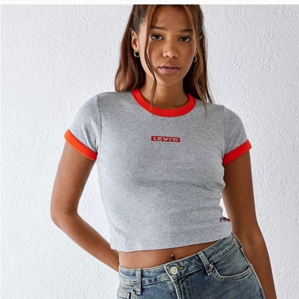 Levi's Women's Graphic Ringer Mini Tee, NWT, size medium